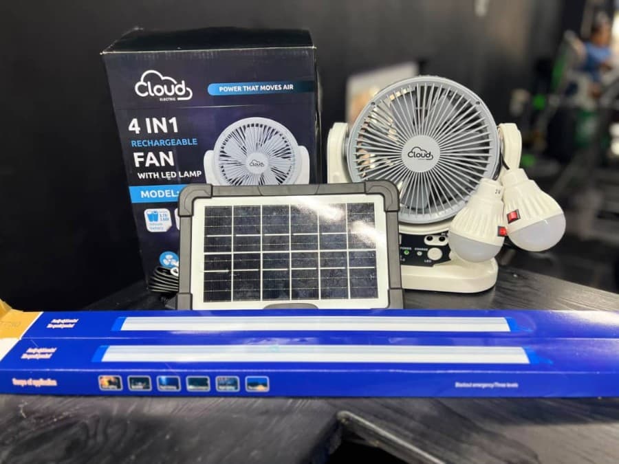 Combo ventilador recargable Cloud + 2 lámparas tubulares recargables 70 cm
