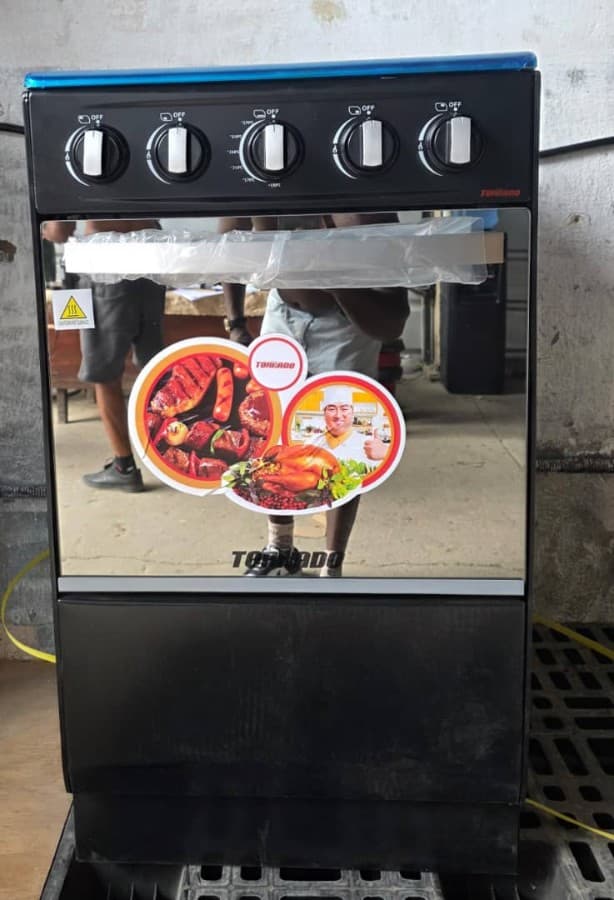 Cocina de gas 4 hornillas con horno Tornado